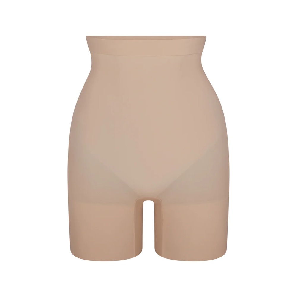 COPY - SKIMS Seamless Sculpt High-Waisted Mid Thigh Short